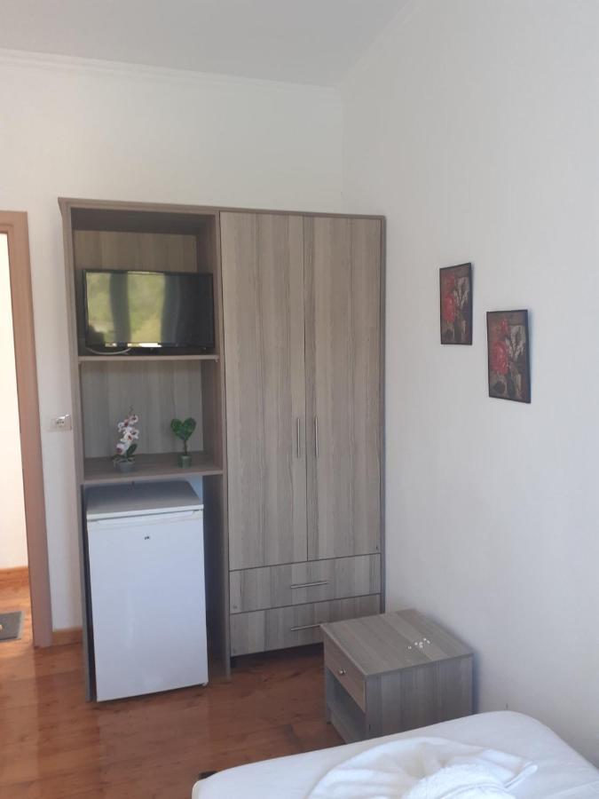 Gezos Apartment Химара Экстерьер фото
