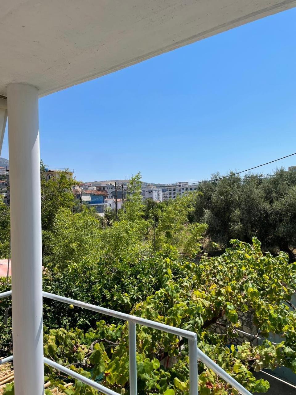 Gezos Apartment Химара Экстерьер фото