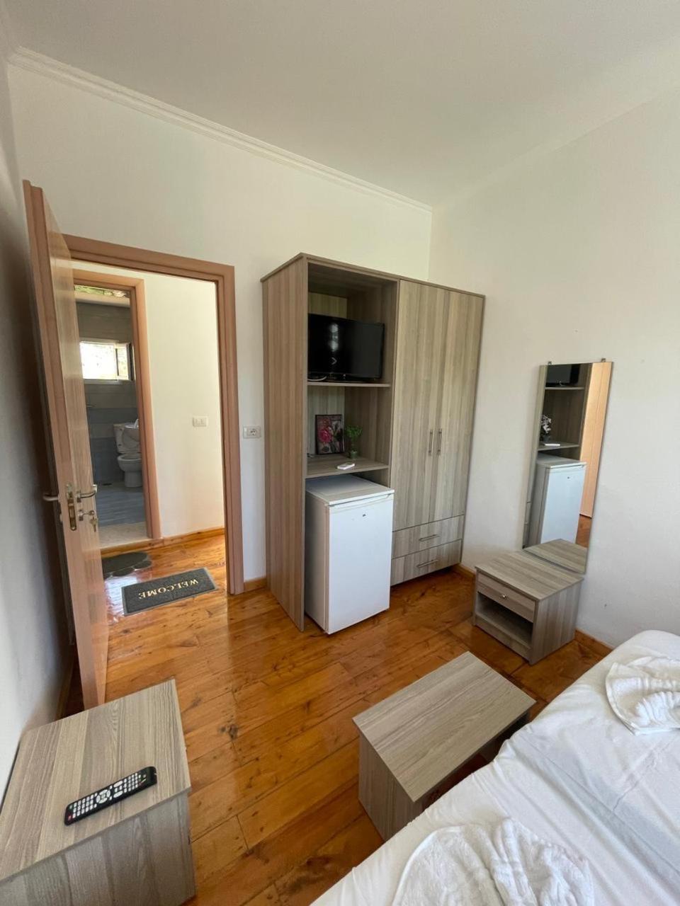 Gezos Apartment Химара Экстерьер фото