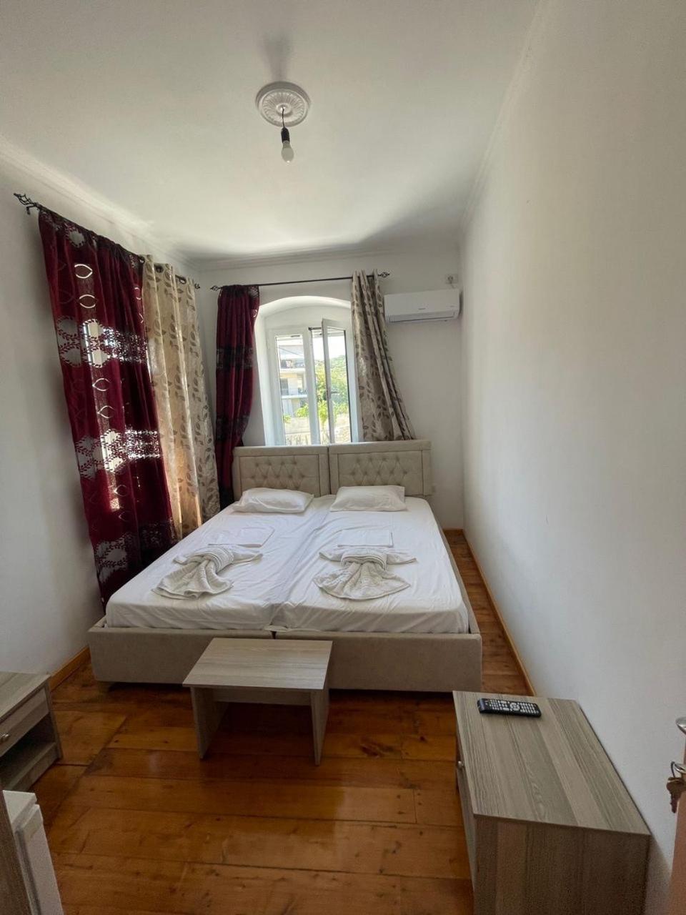 Gezos Apartment Химара Экстерьер фото