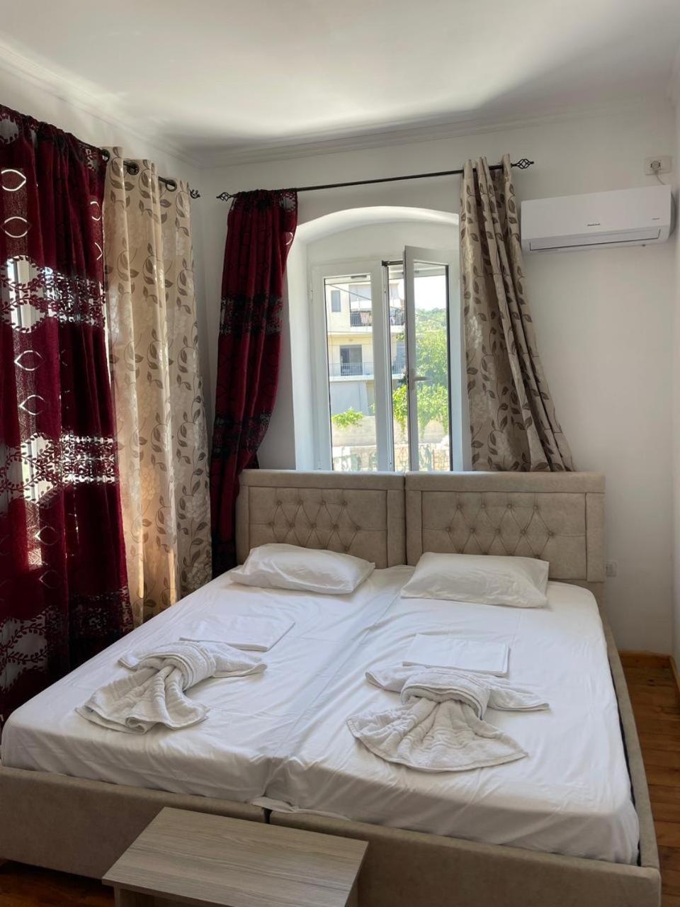 Gezos Apartment Химара Экстерьер фото